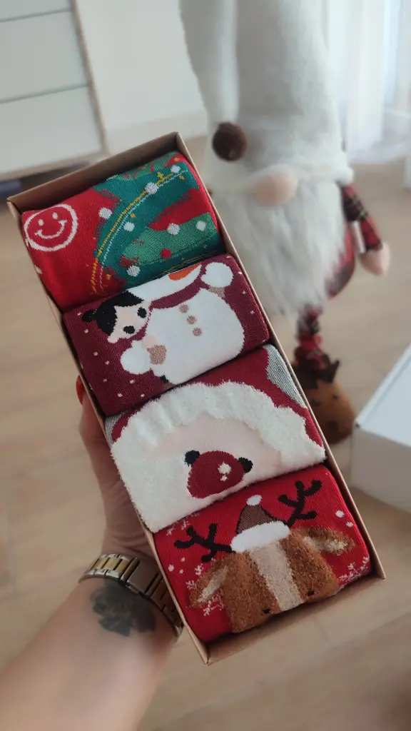 [0029] Calcetines Navideños