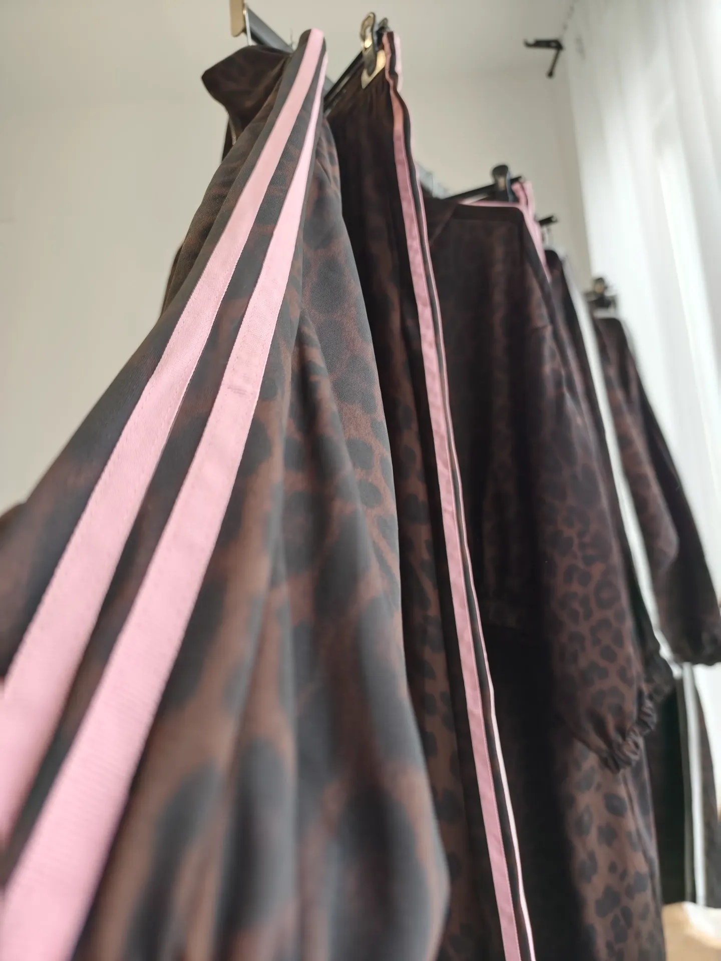 [7708] Conjunto chandal Leo raya rosa