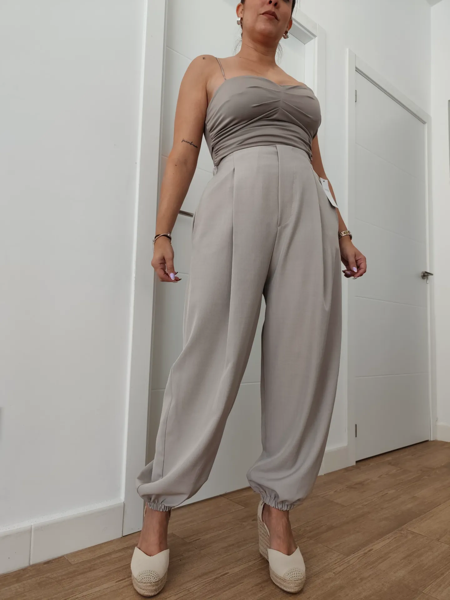 Bombacho pinzas taupe